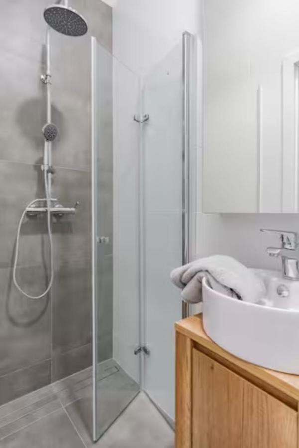 Kawalerka W Srodmiesciu 22 Apartment Lodź Bagian luar foto
