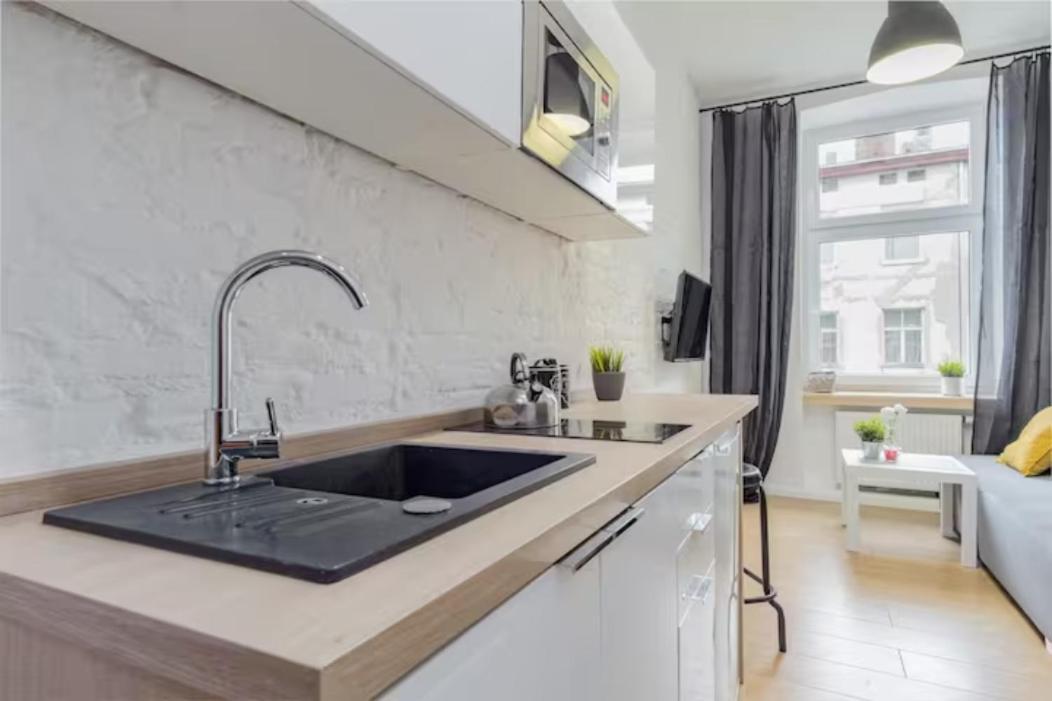 Kawalerka W Srodmiesciu 22 Apartment Lodź Bagian luar foto